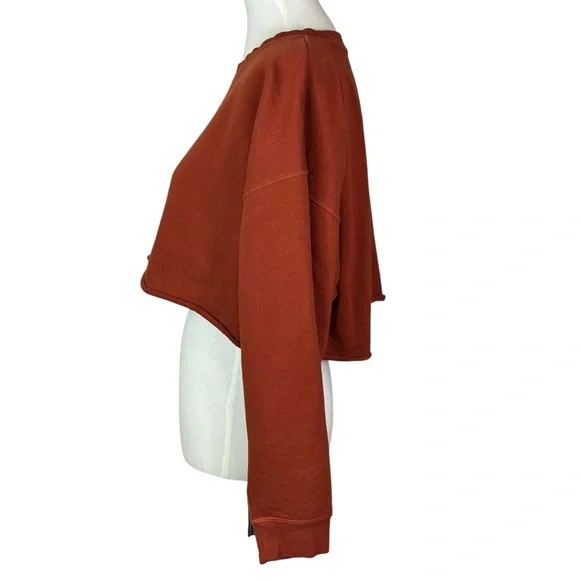 WEWOREWHAT Rust Cropped Sweatshirt Long Sleeve Raw Hem Pullover M - Picture 3 of 8